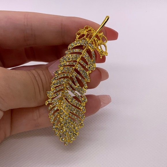 Retro Gold Feather with little Diamonds Brooch - Picture 8 of 10